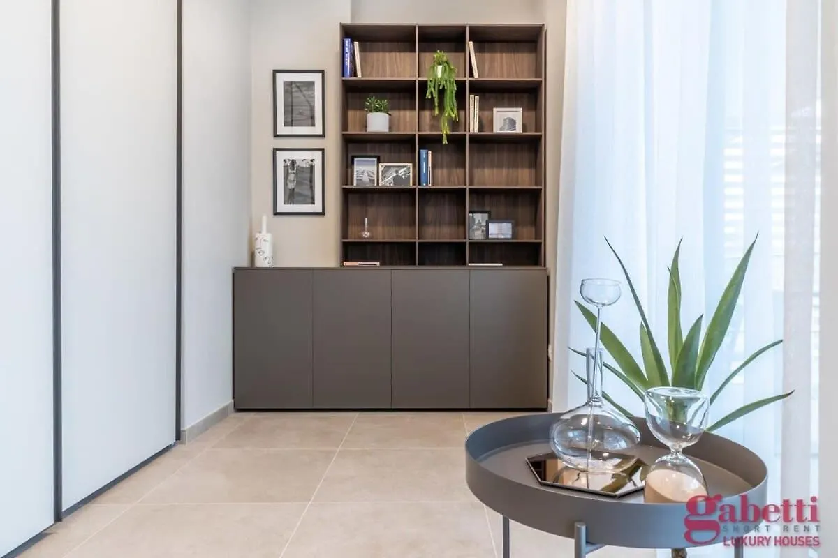 Stilicone 15 - Luxury Apt 5C contacts